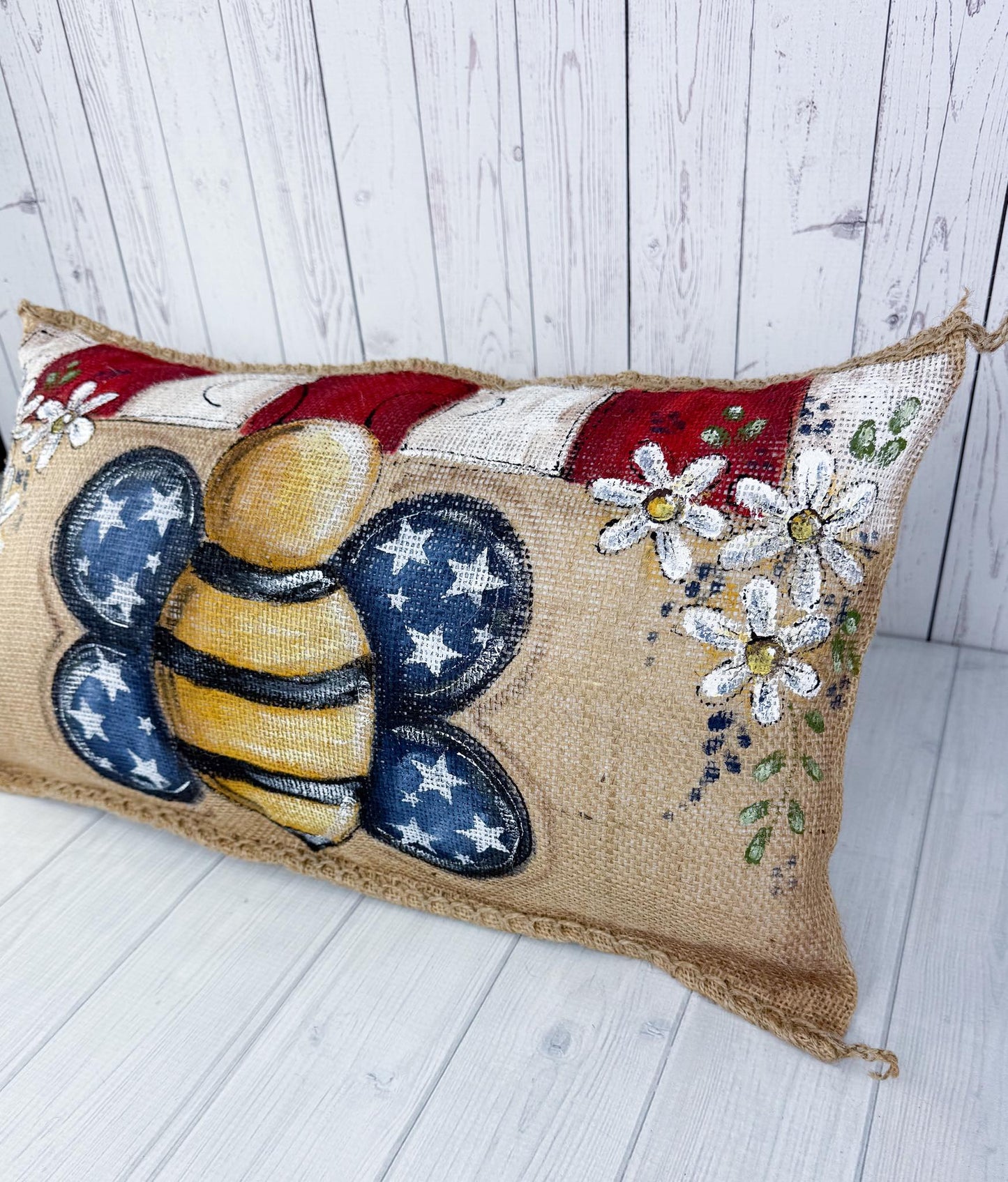 Patriotic Bumble Bee Burlap Pillow Cover – Rustic Farmhouse Americana Decor