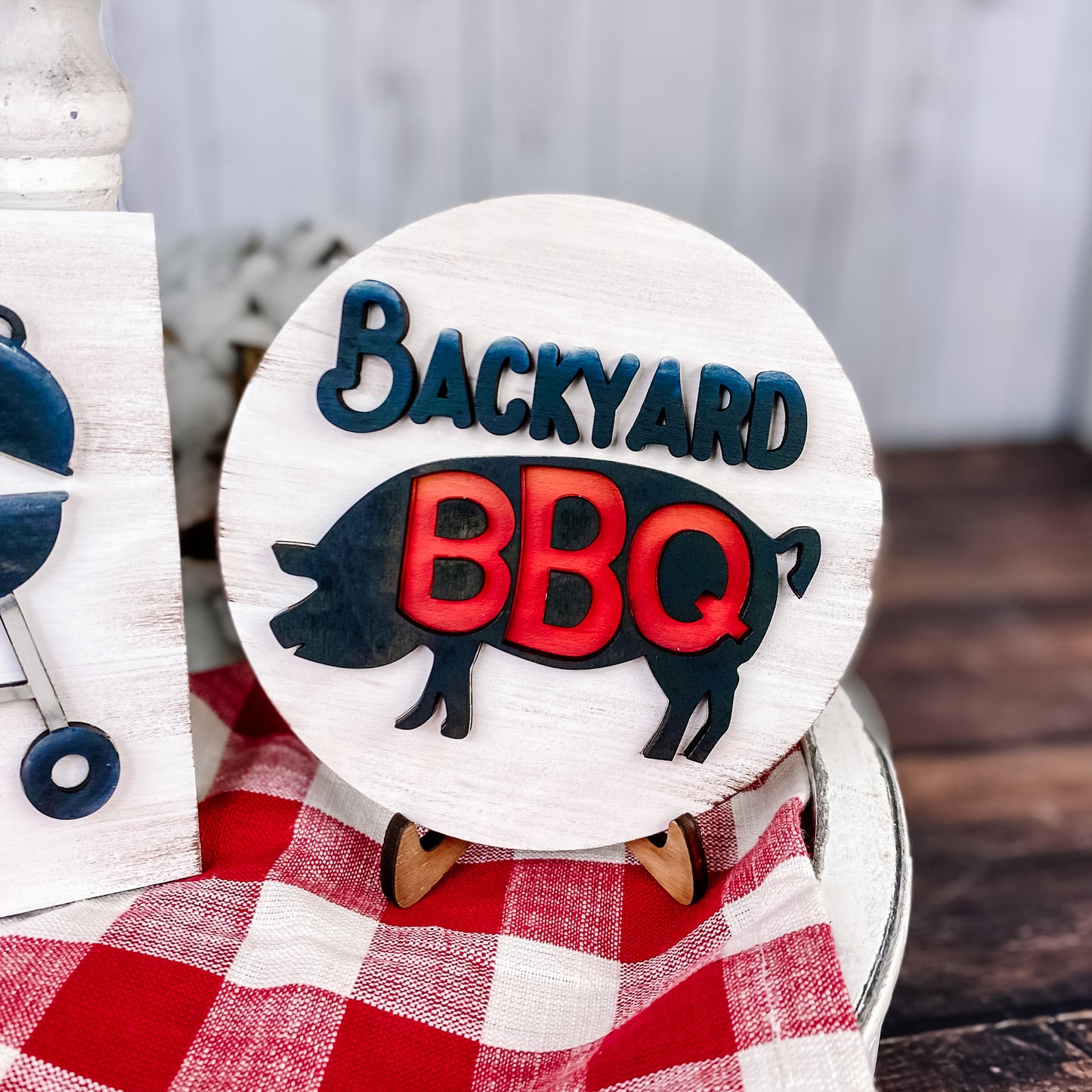 Backyard BBQ Round