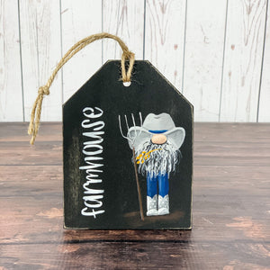 Farmhouse gnome tag