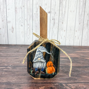 Small fall pumpkin